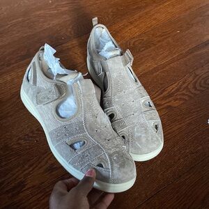 Earth Origins Shoes SIZE 11